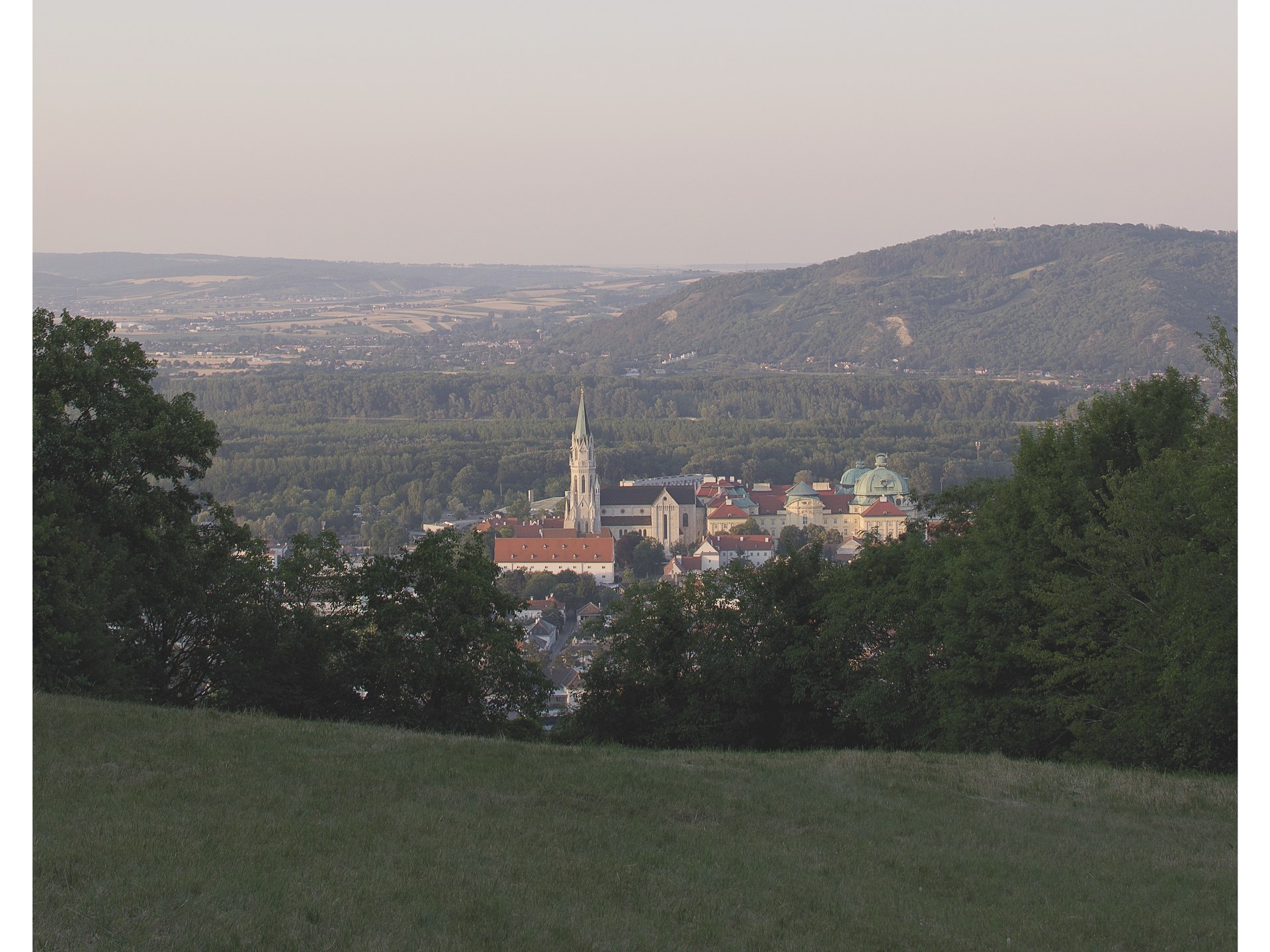 Stift Klosterneuburg abbey complex (Klosterneuburg.jpg)